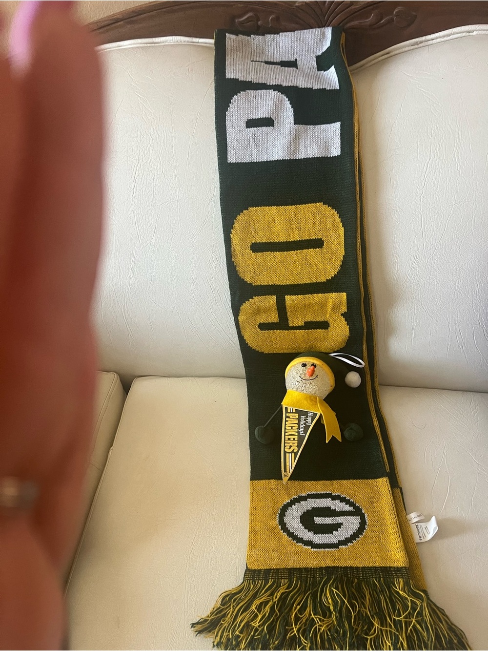 Green Bay Packers Green & Gold Scarf with G Logo with snow !